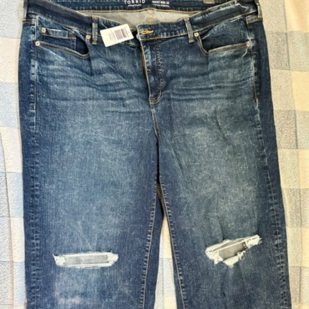 Torrid destructed wide leg jeans Size 22T NWT